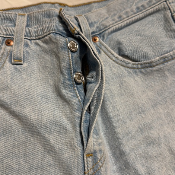Levis 501 - Picture 2 of 3